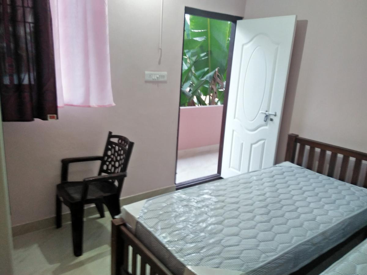 Metro Mens Hostel Kochi Exterior foto